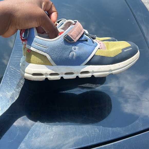 On Cloud kids sneakers size 1.5K - Picture 3 of 5